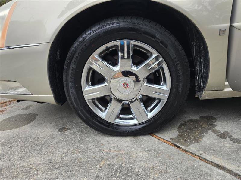 Used 2007 Cadillac DTS image 29