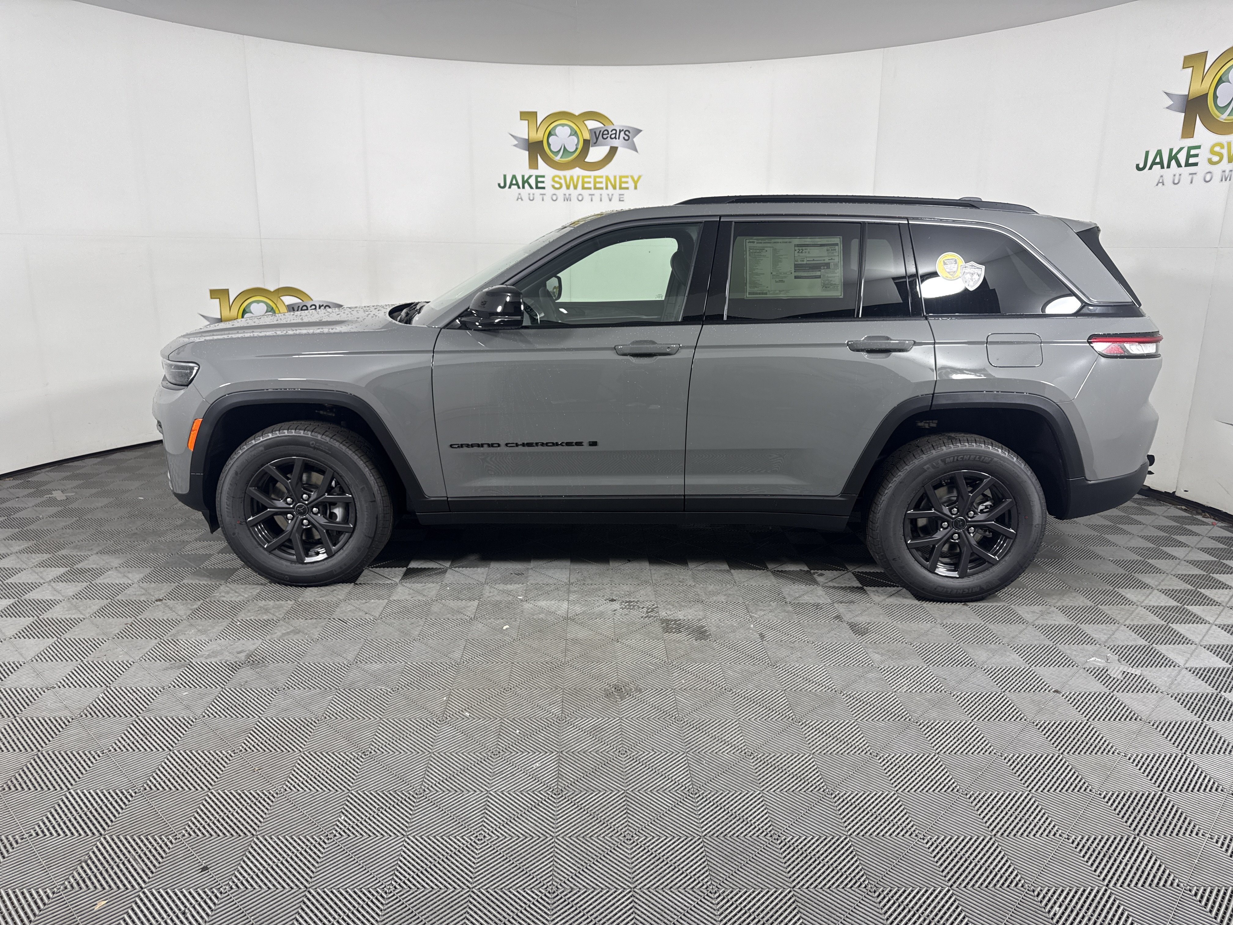 New 2027 Jeep Grand Cherokee 4WD image 5