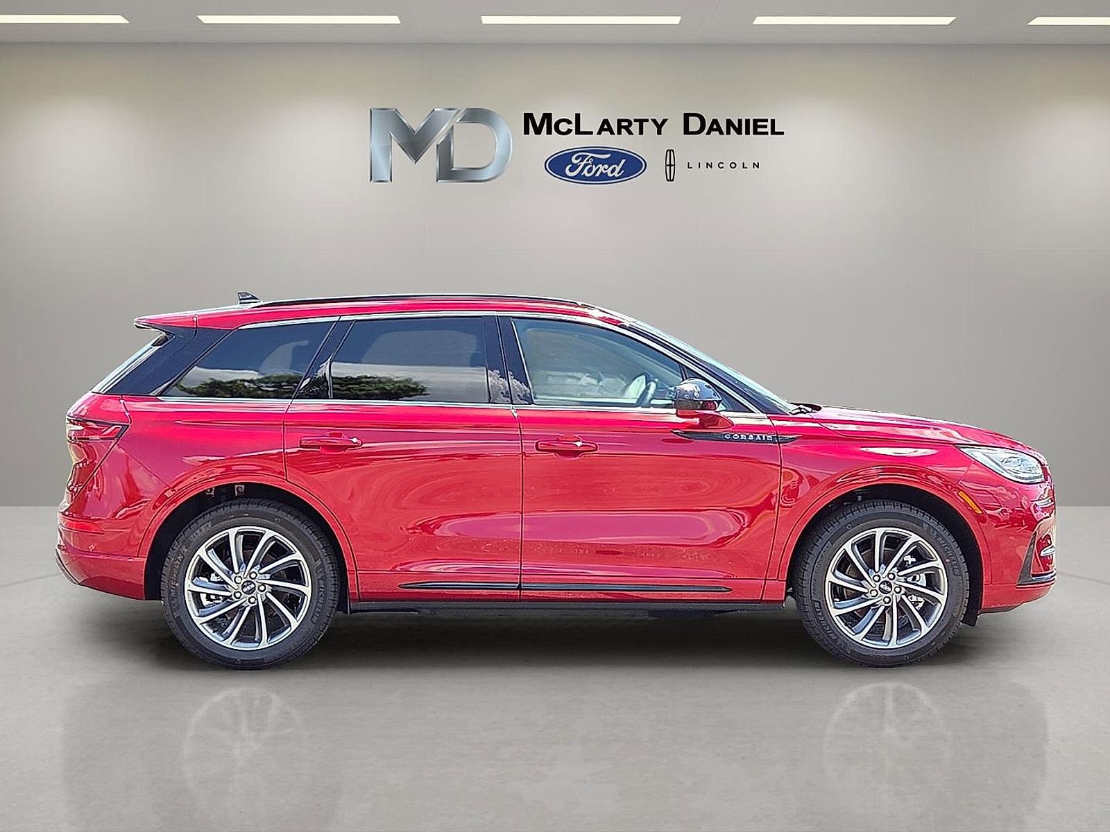 New 2025 Lincoln Corsair Grand Touring AWD/4WD image 6