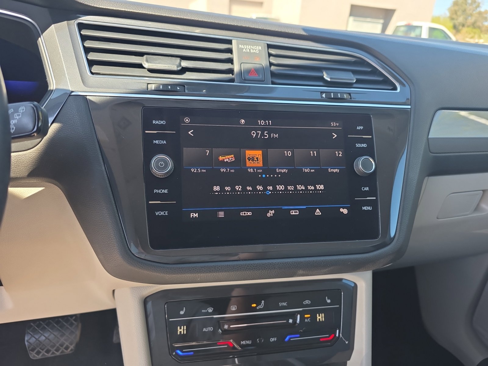 Used 2022 Volkswagen Tiguan SE image 12