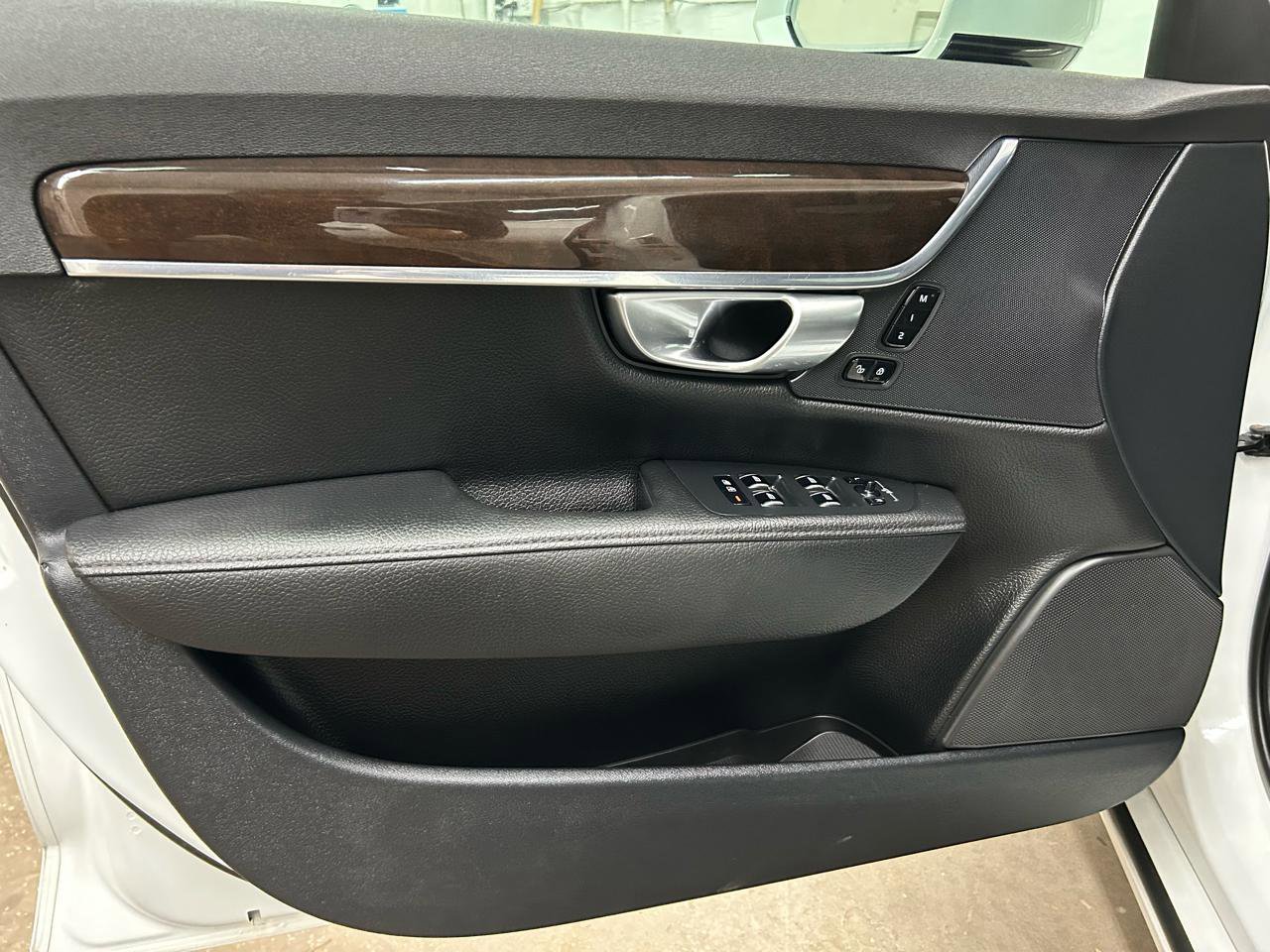 Used 2018 Volvo S90 T5 Momentum w/ Convenience Package AWD/4WD image 21