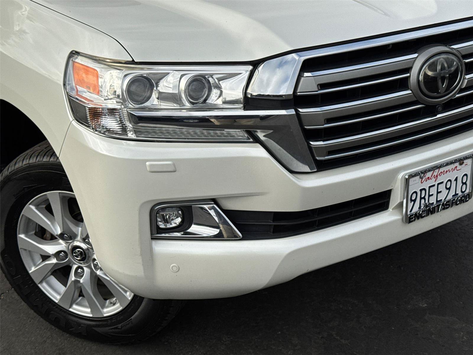 Used 2016 Toyota Land Cruiser AWD/4WD image 3