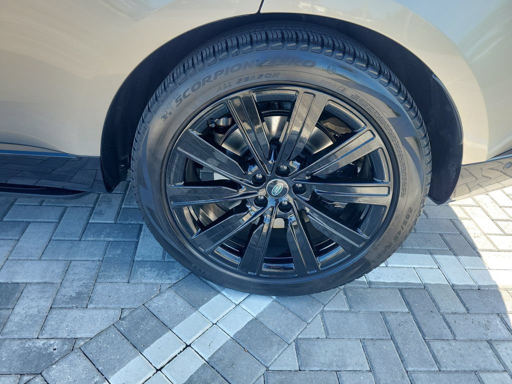 Certified 2024 Land Rover Range Rover Autobiography AWD/4WD image 14