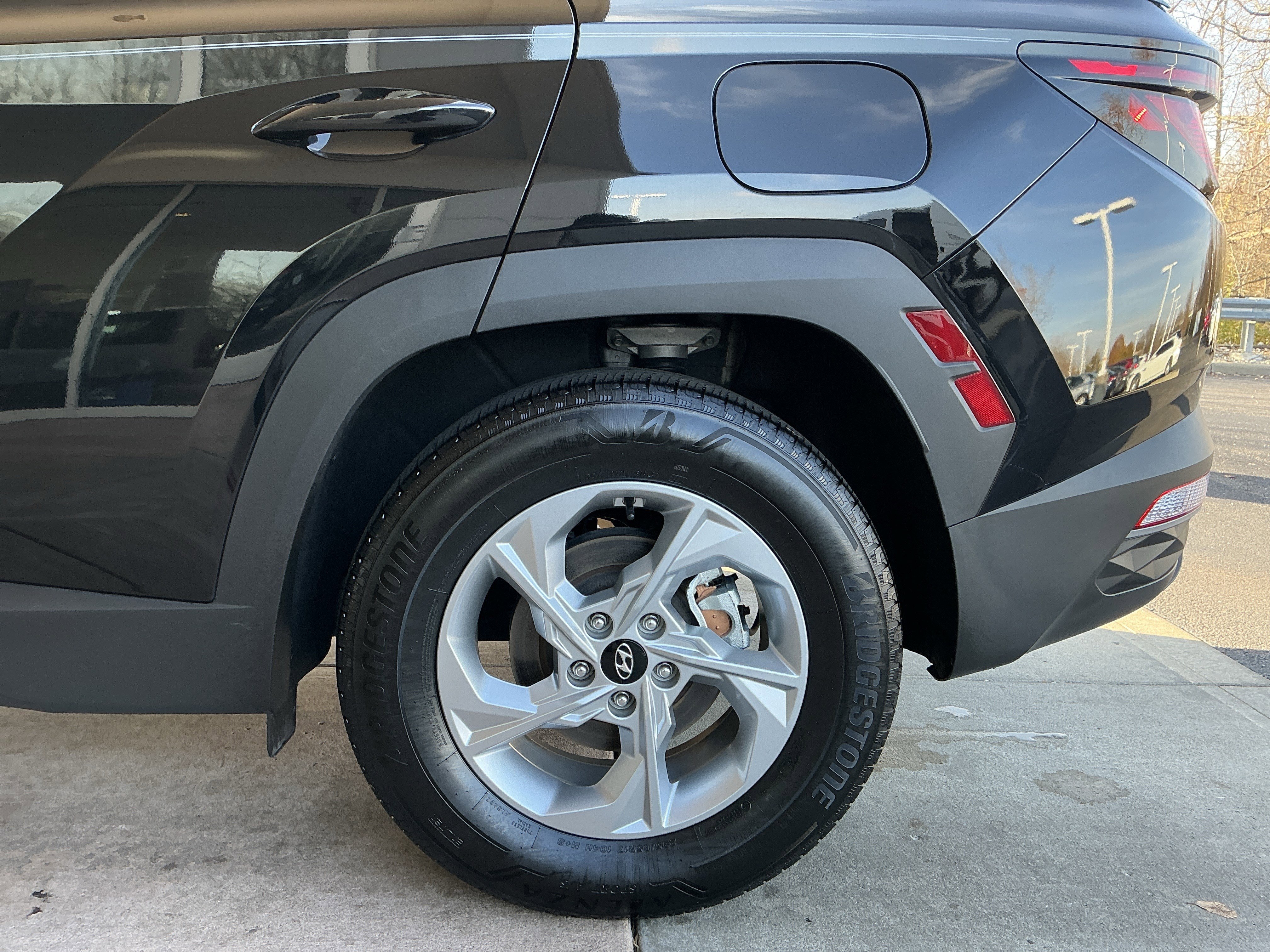 Used 2024 Hyundai Tucson SE image 23