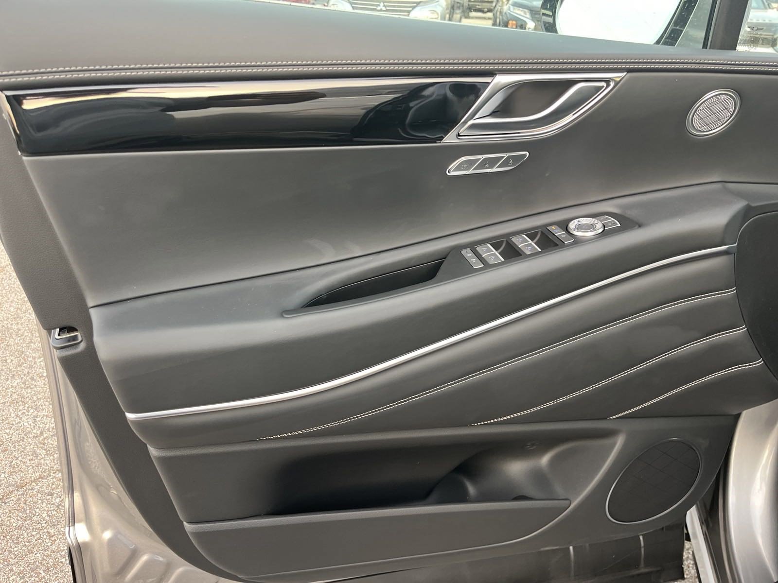 New 2025 Genesis GV80 2.5T image 4