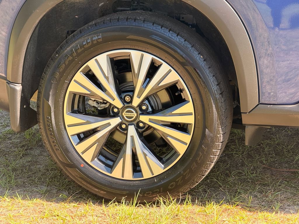Used 2021 Nissan Rogue SV FWD image 9