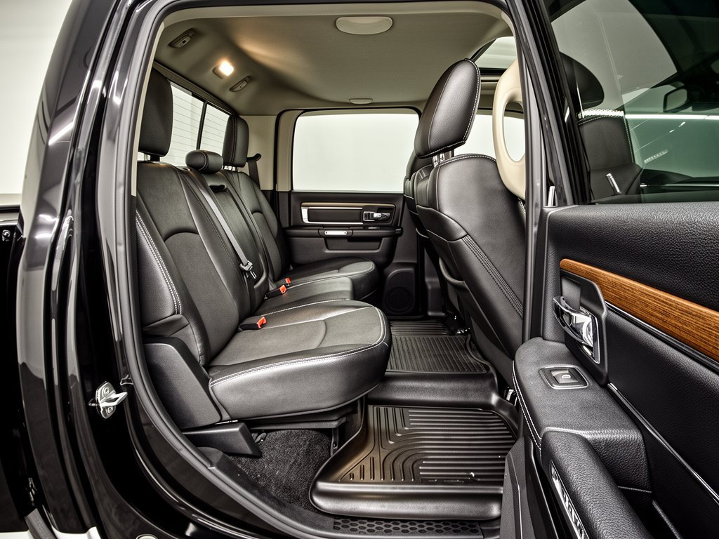 Used 2014 RAM 3500 Laramie w/ Convenience Group AWD/4WD image 29