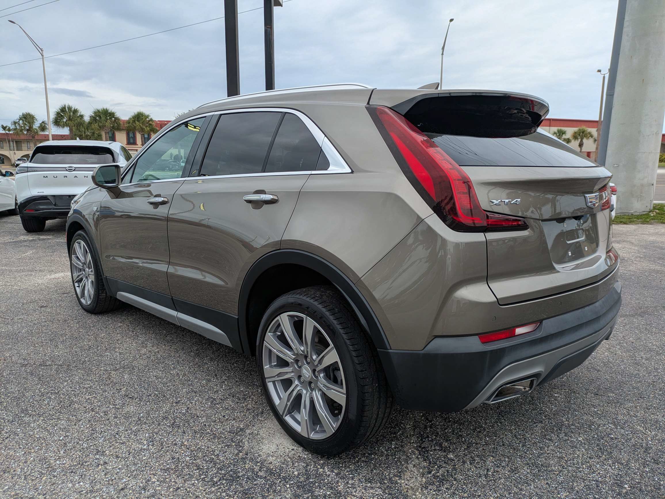 Used 2020 Cadillac XT4 Premium Luxury w/ Driver Assist Package FWD image 6