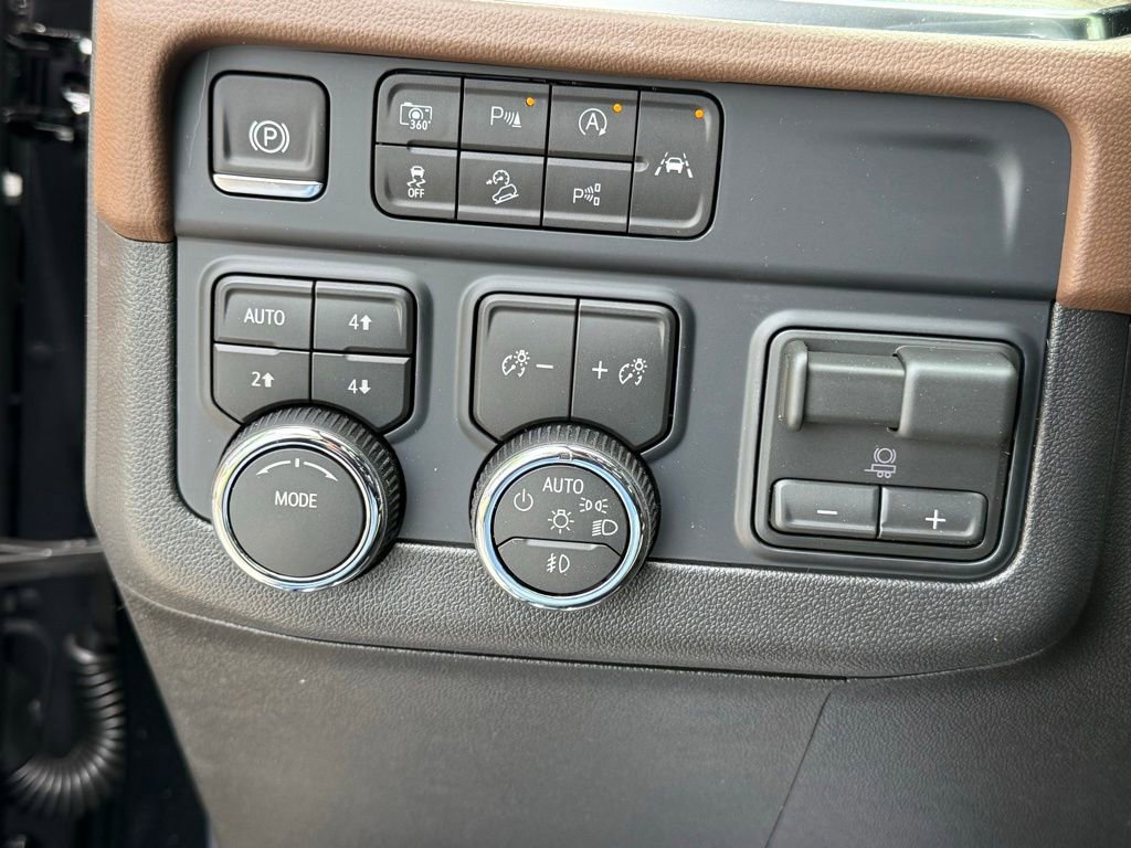 New 2026 Chevrolet Suburban High Country w/ Sun And Tow Package AWD/4WD image 23