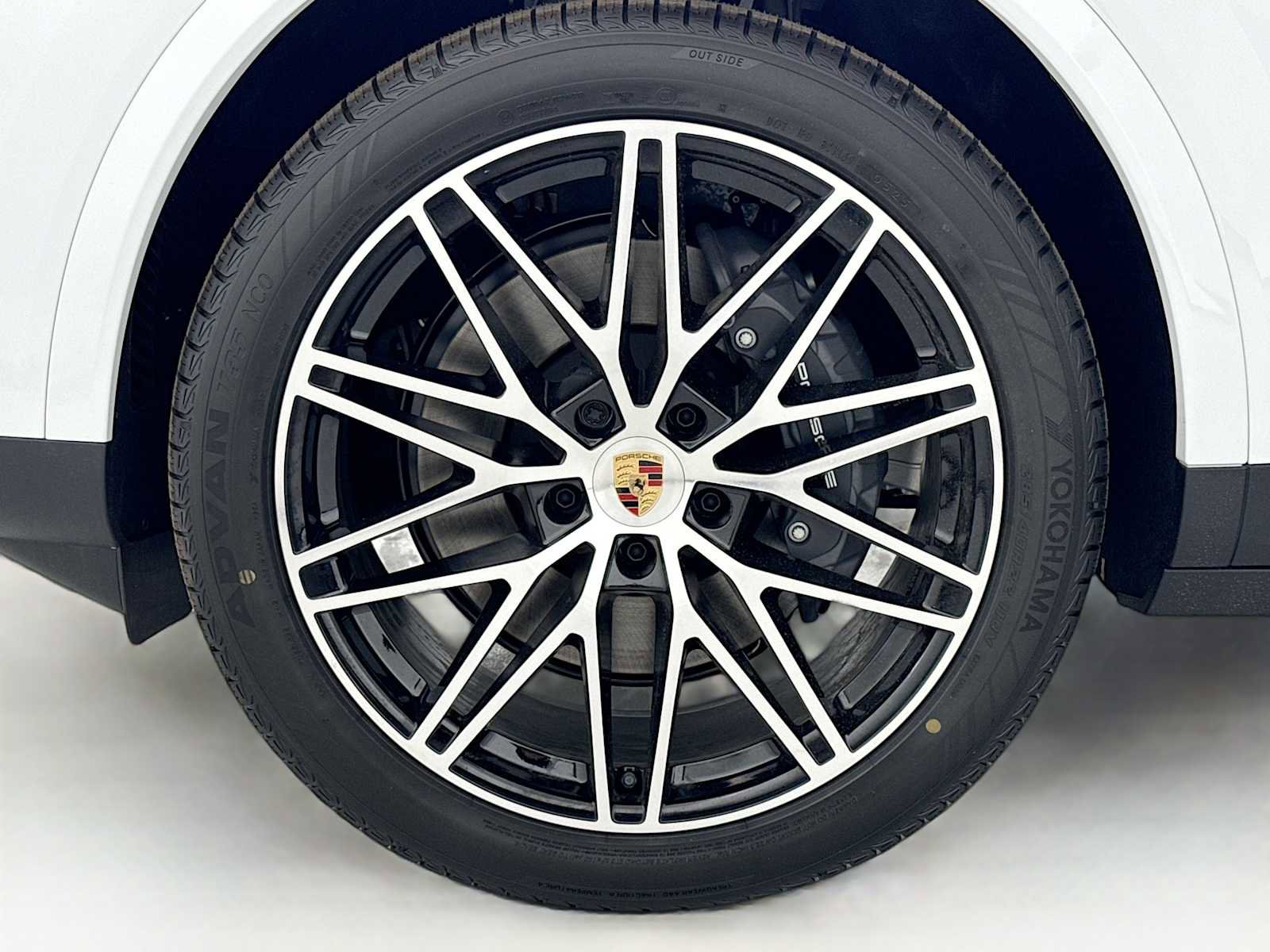 New 2026 Porsche Cayenne image 33