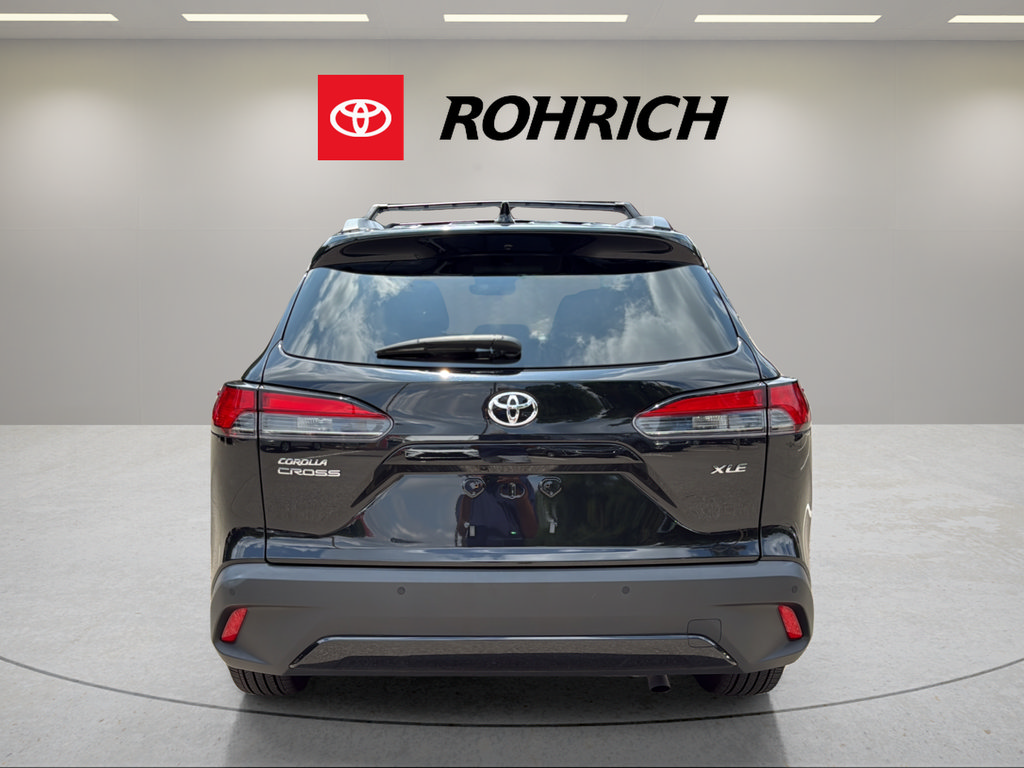 Used 2023 Toyota Corolla Cross XLE w/ Convenience Package FWD image 7