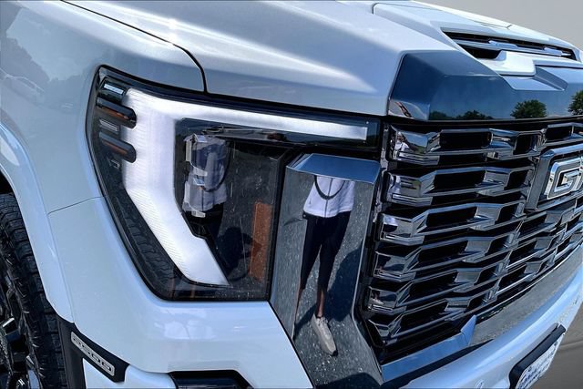 Used 2024 GMC Sierra 2500 Denali Ultimate AWD/4WD image 31