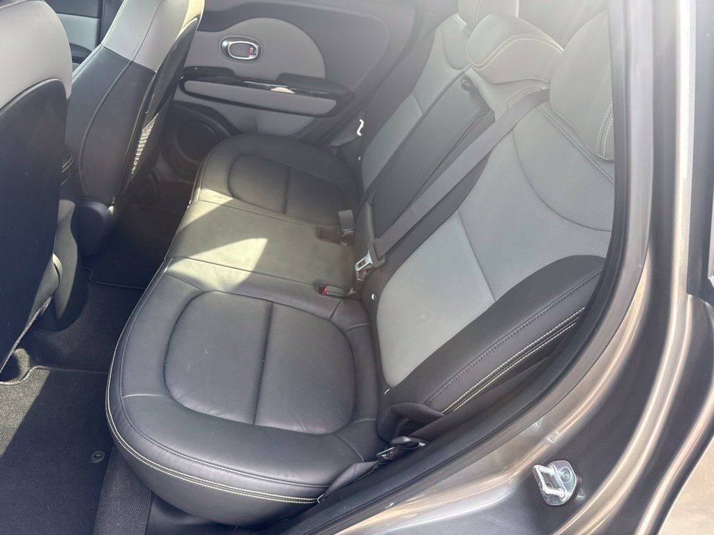 Used 2015 Kia Soul + w/ Primo Package FWD image 15