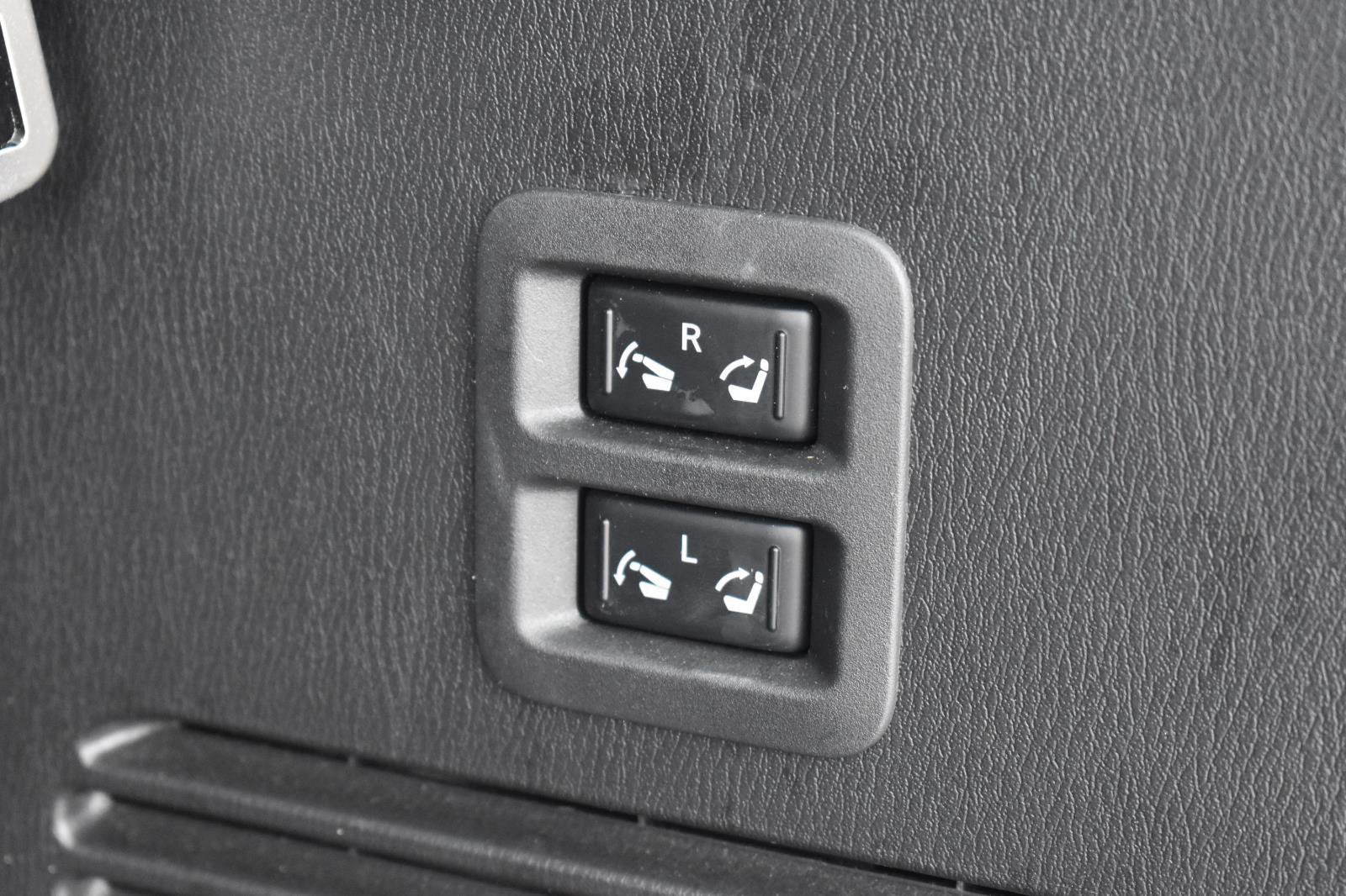 Used 2023 Nissan Armada Platinum w/ Captain's Chairs Package RWD image 67