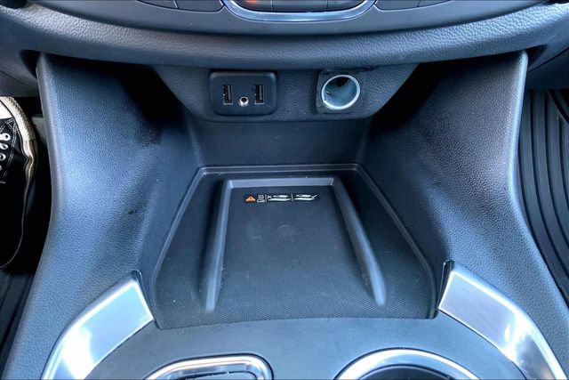 Used 2023 Chevrolet Traverse LT w/ Rear Camera Mirror Package image 34