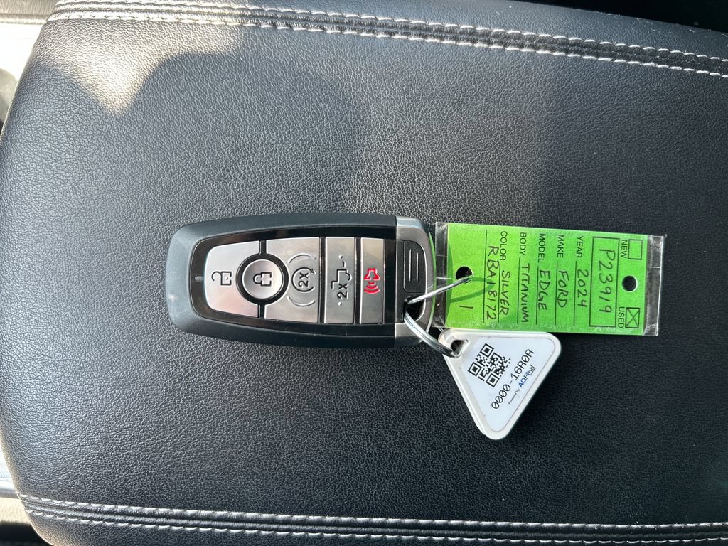 Used 2024 Ford Edge Titanium AWD/4WD image 28
