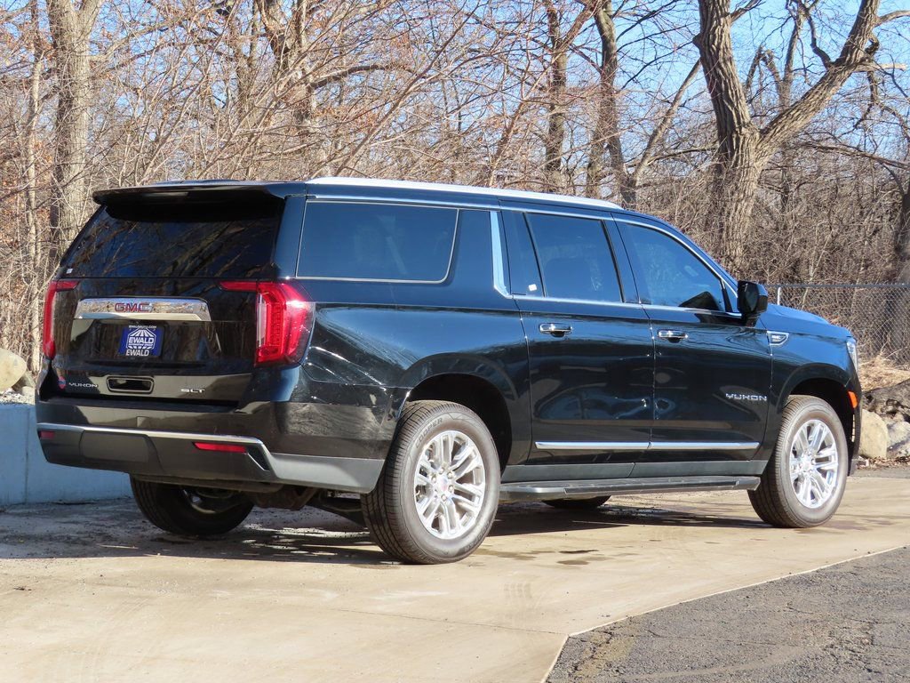 Used 2021 GMC Yukon XL SLT image 3