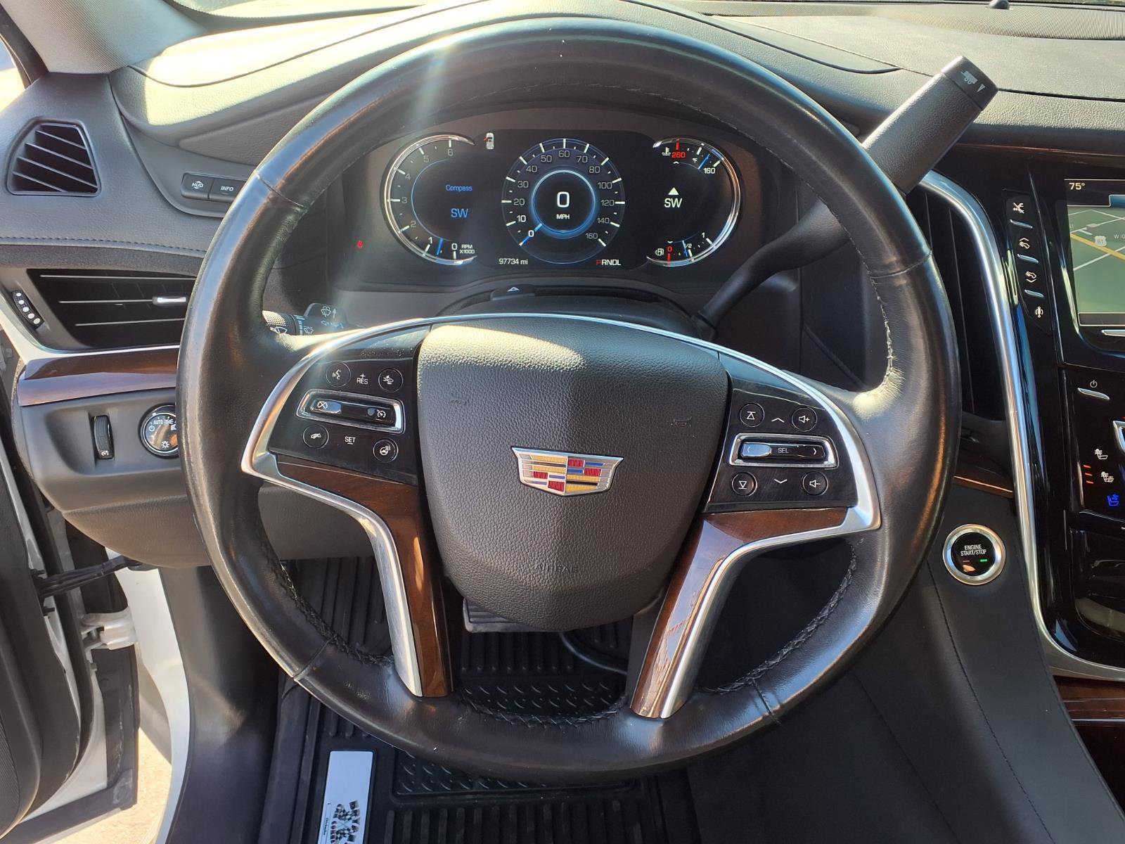 Used 2020 Cadillac Escalade Luxury image 5