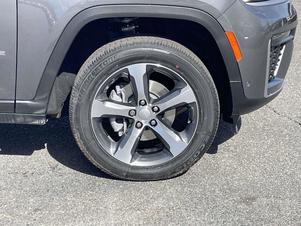 New 2026 Jeep Grand Cherokee Limited w/ Luxury Tech Group II image 13