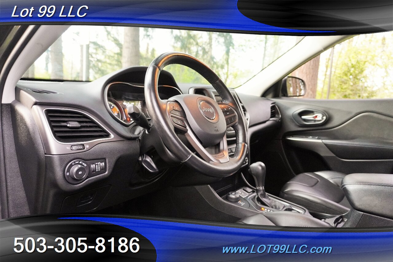Used 2019 Jeep Cherokee Latitude Plus w/ Cold Weather Group AWD/4WD image 12