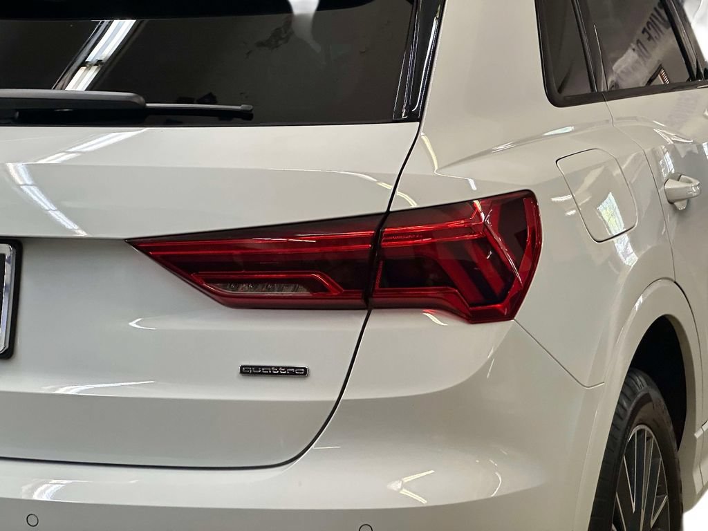 Used 2023 Audi Q3 2.0T Premium w/ Convenience Package AWD/4WD image 25
