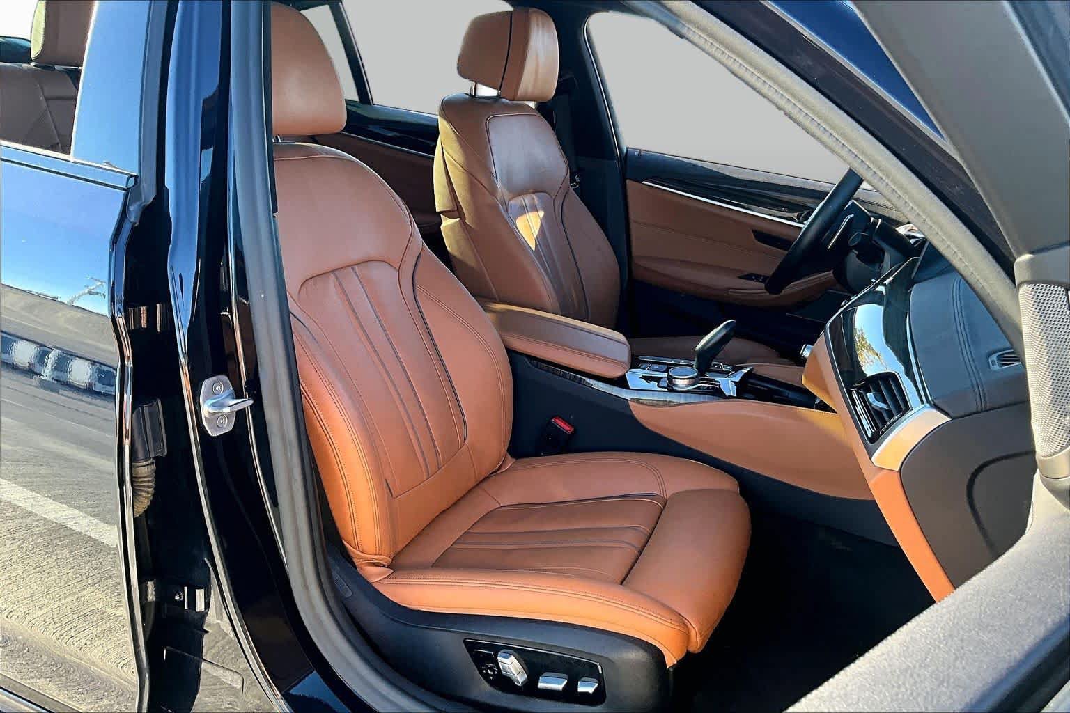 Used 2020 BMW M550i xDrive AWD/4WD image 8