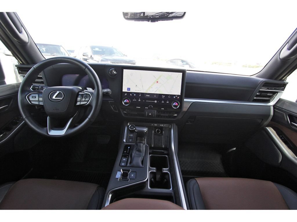 Used 2025 Lexus GX 550 w/ Accessory Package (2T) AWD/4WD image 9