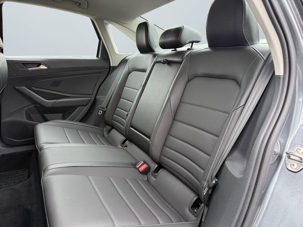 Used 2022 Volkswagen Jetta SE image 13