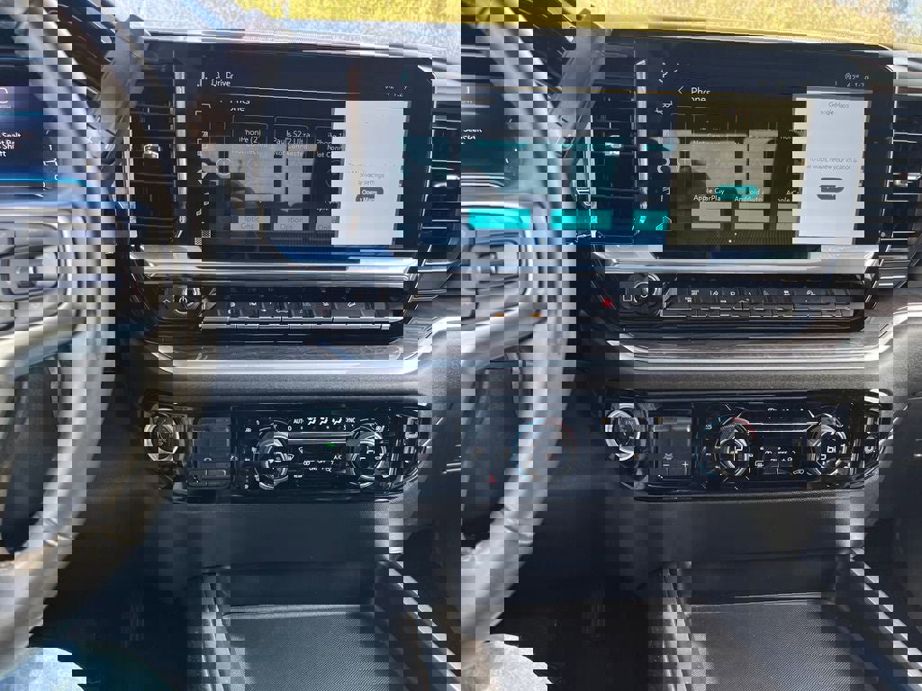 Used 2024 Chevrolet Silverado 2500 LTZ w/ LTZ Premium Package image 21