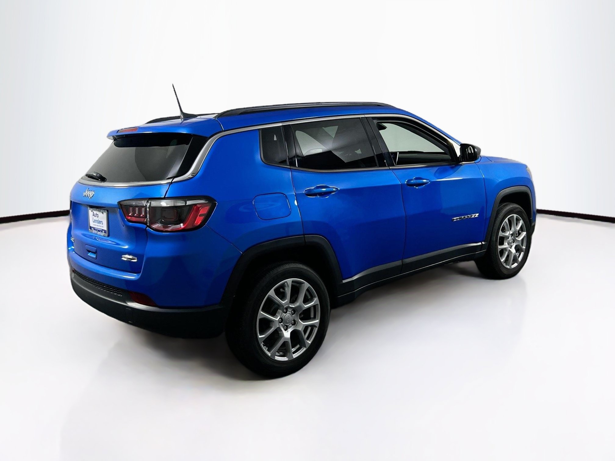 Used 2022 Jeep Compass Latitude AWD/4WD image 5