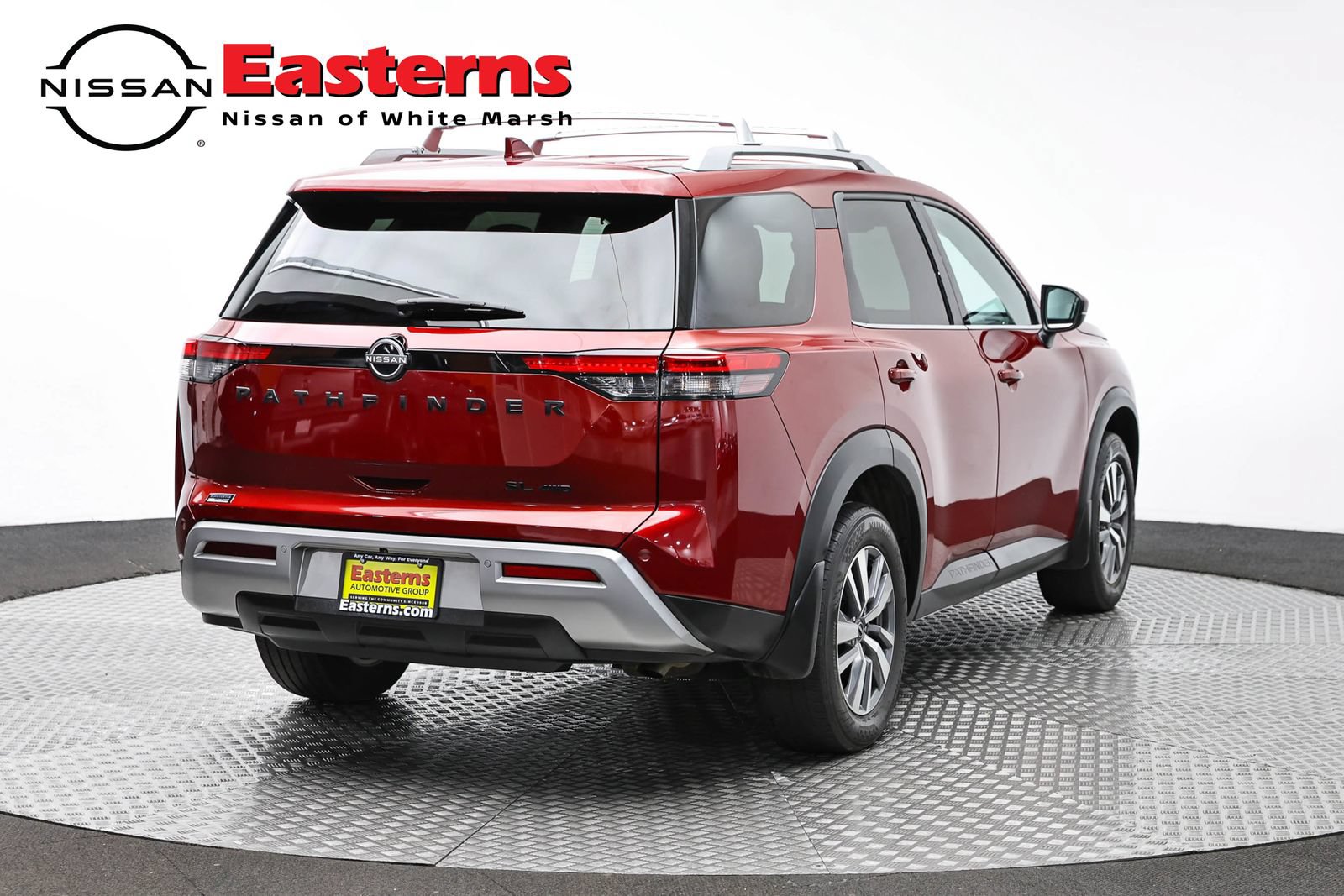 Used 2023 Nissan Pathfinder SL w/ Lighting Package (N92) AWD/4WD image 5