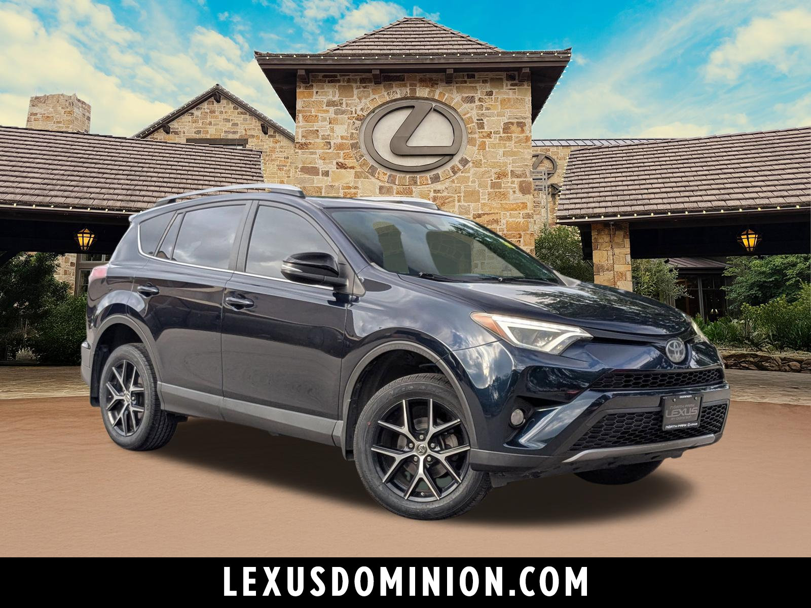 Used 2018 Toyota RAV4 SE w/ Power Extra Value Package FWD image 1