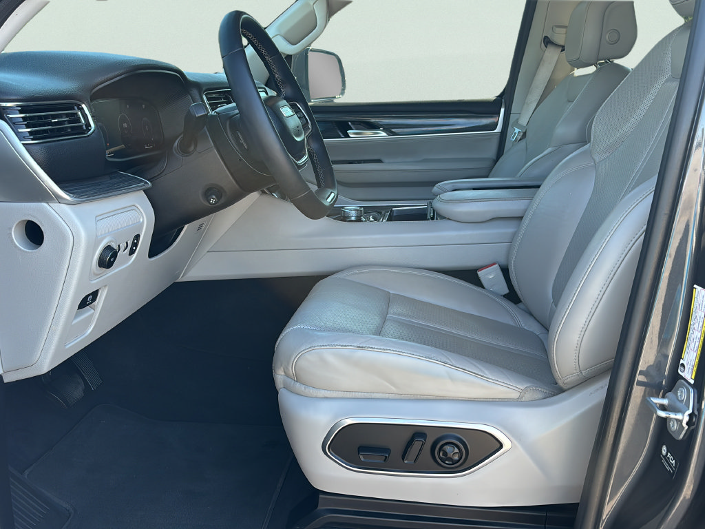 Used 2022 Jeep Wagoneer Series III RWD image 22