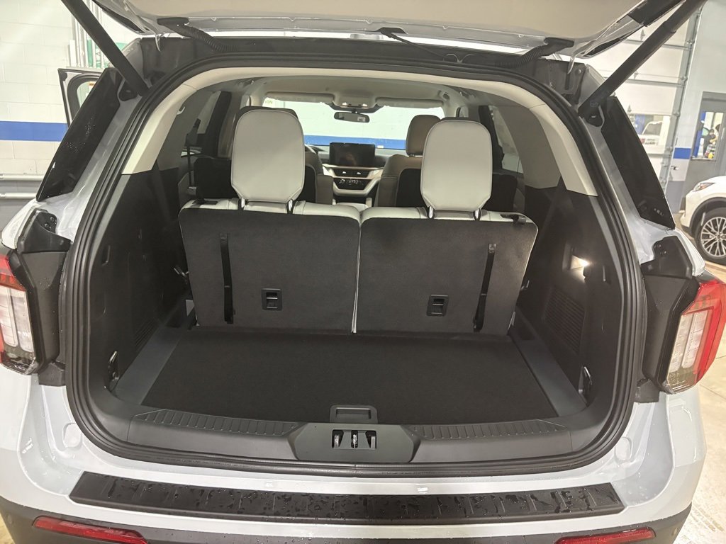 New 2026 Ford Explorer Active w/ Active Comfort Package image 24