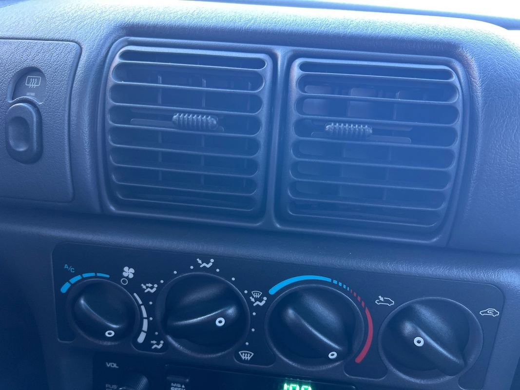 Used 1999 Dodge Neon Highline image 18