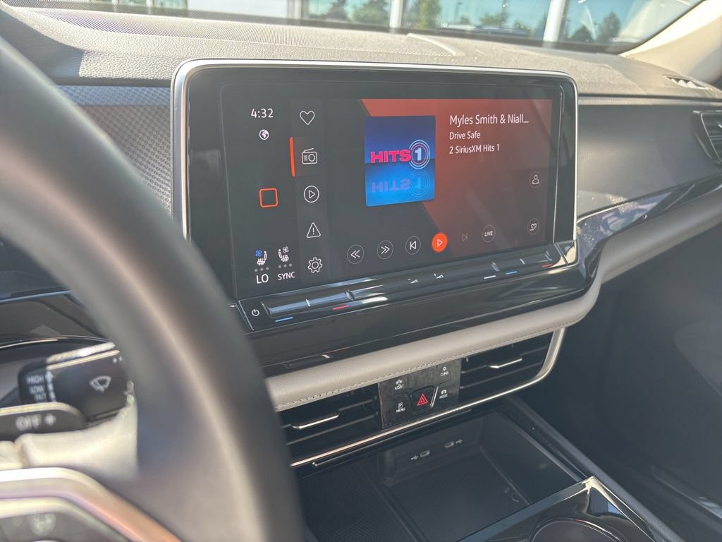 Used 2024 Volkswagen Atlas Peak Edition SEL AWD/4WD image 9