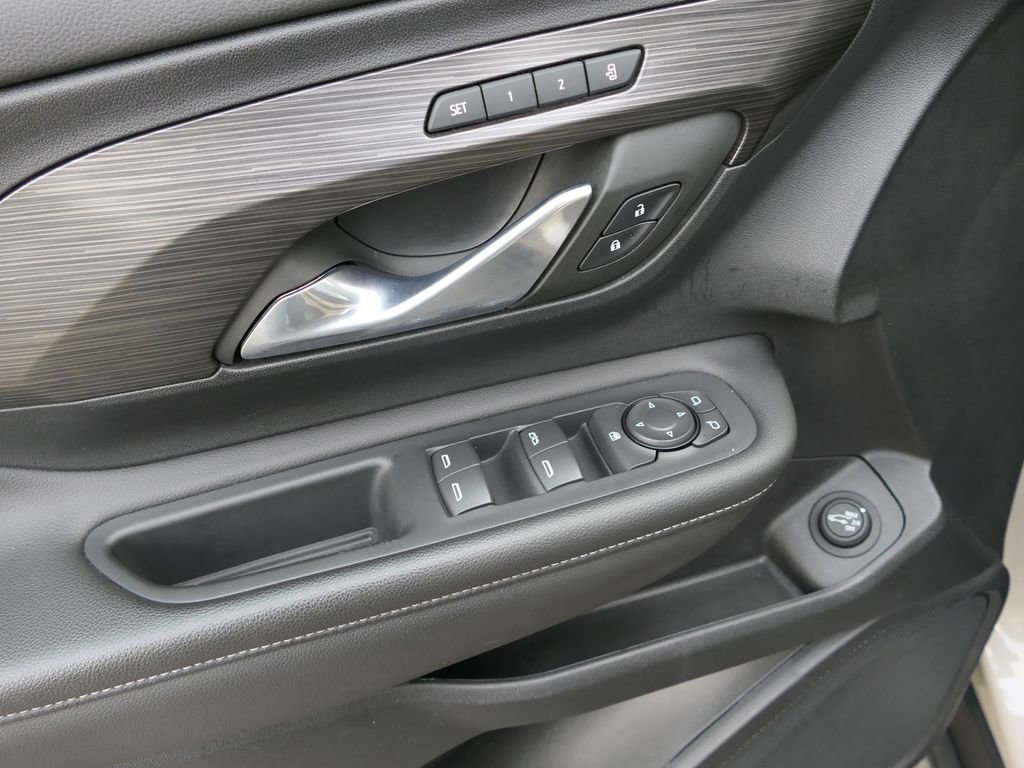 Used 2023 GMC Terrain SLT w/ Elevation Edition image 15