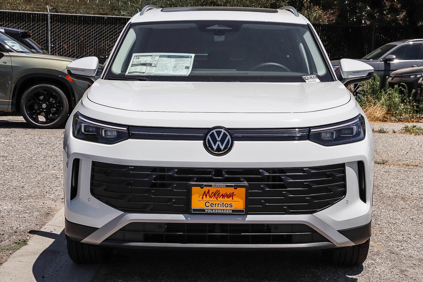 New 2026 Volkswagen Tiguan SE FWD image 2