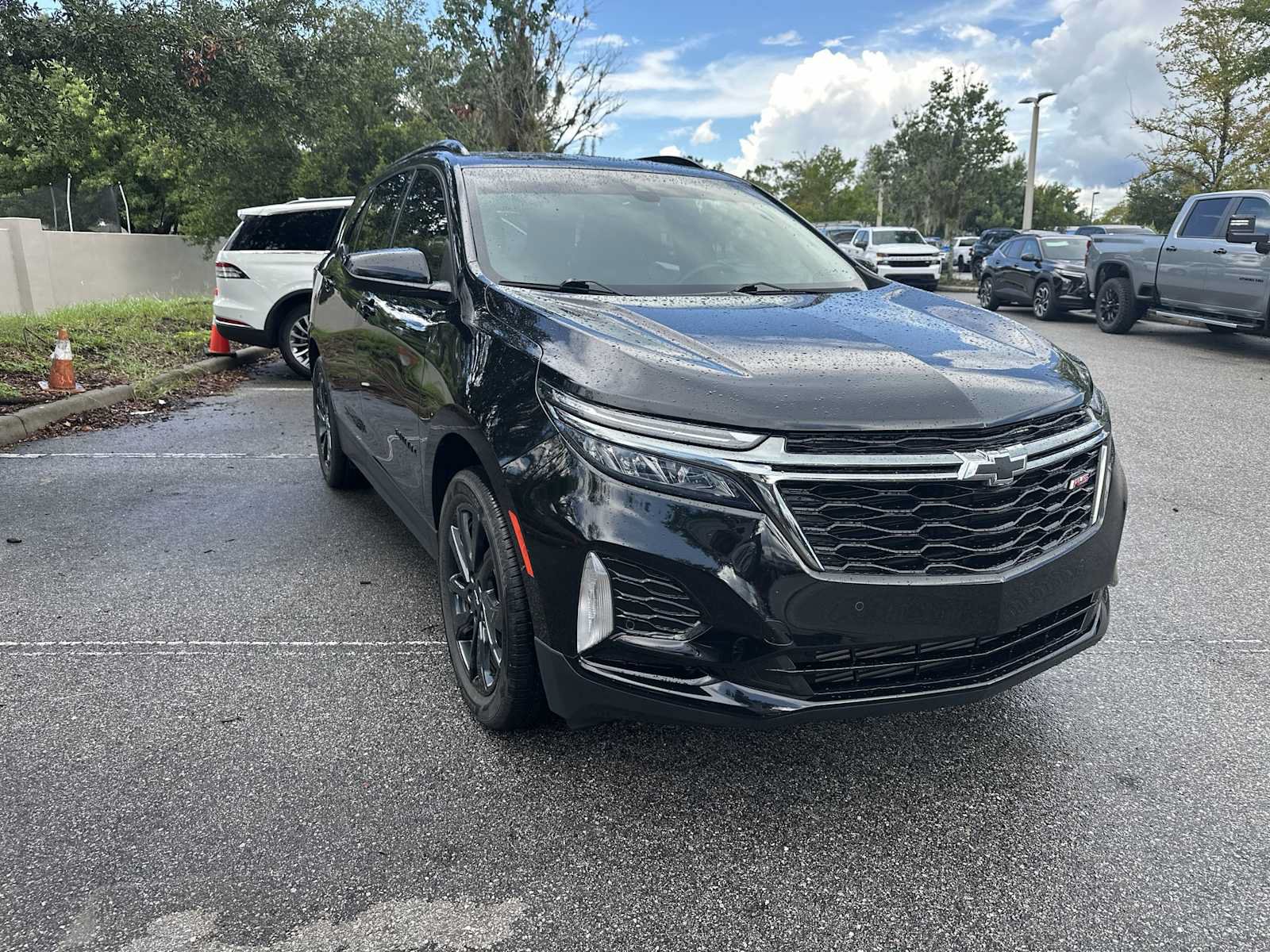 Used 2023 Chevrolet Equinox RS FWD image 8