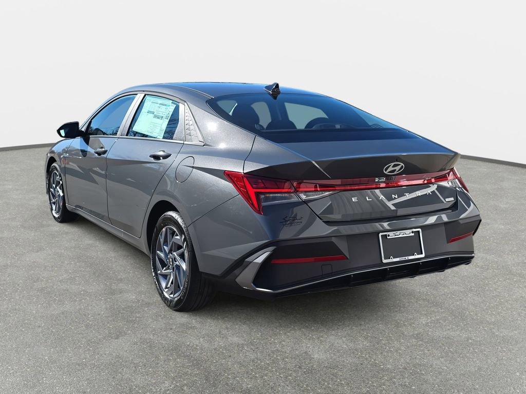 New 2026 Hyundai Elantra Blue image 7