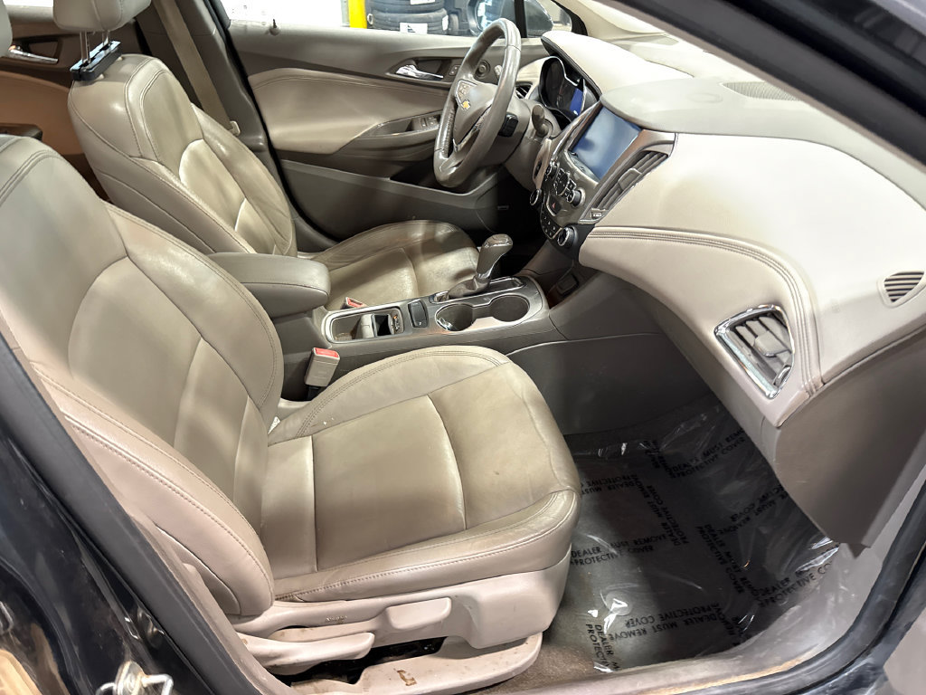 Used 2017 Chevrolet Cruze Premier FWD image 16