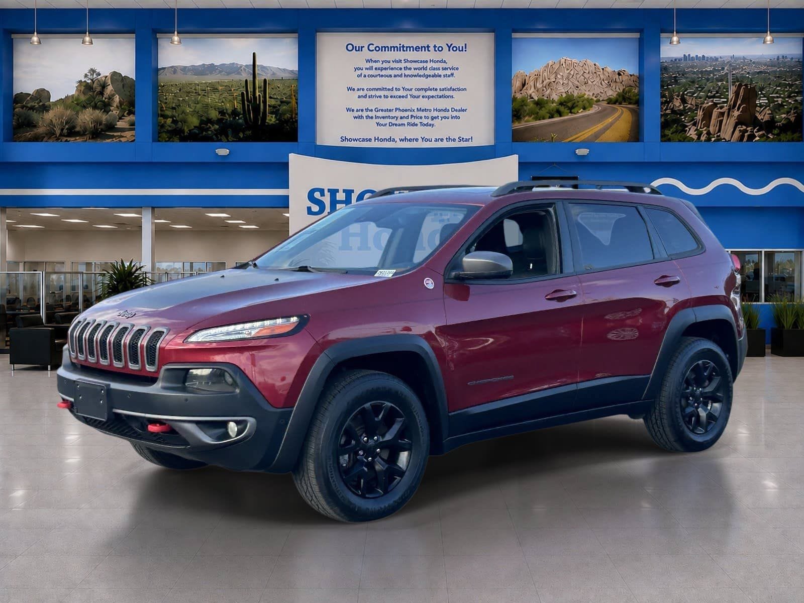 Used 2015 Jeep Cherokee Trailhawk w/ Comfort/Convenience Group AWD/4WD image 2