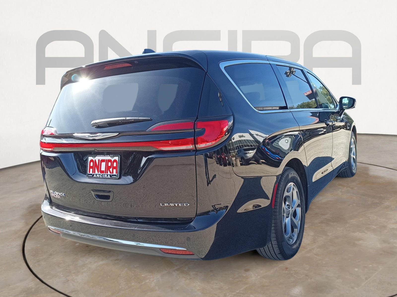 Certified 2024 Chrysler Pacifica Limited image 10