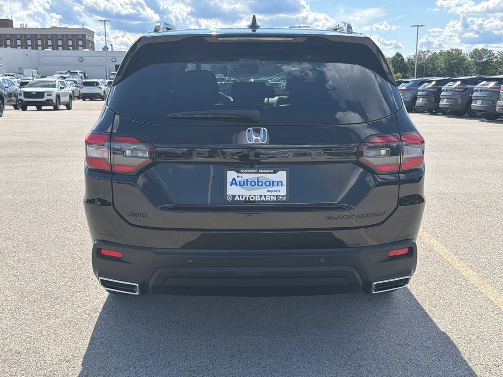 Used 2025 Honda Pilot Black Edition image 5