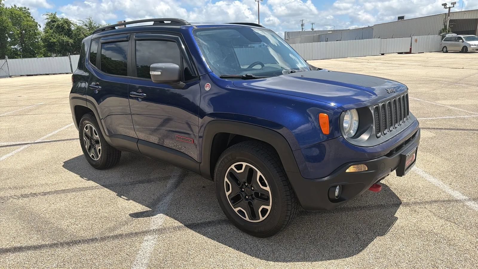 Used 2016 Jeep Renegade Trailhawk w/ Premium Trailhawk Package AWD/4WD image 7
