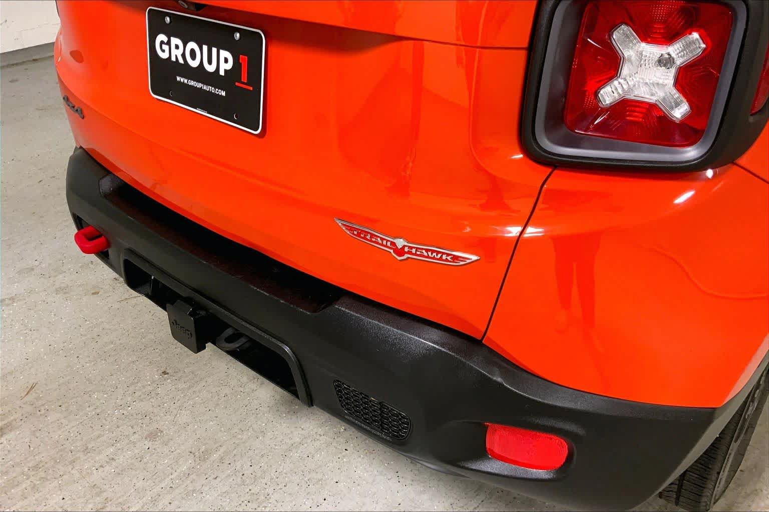 Used 2016 Jeep Renegade Trailhawk w/ Premium Trailhawk Package AWD/4WD image 28