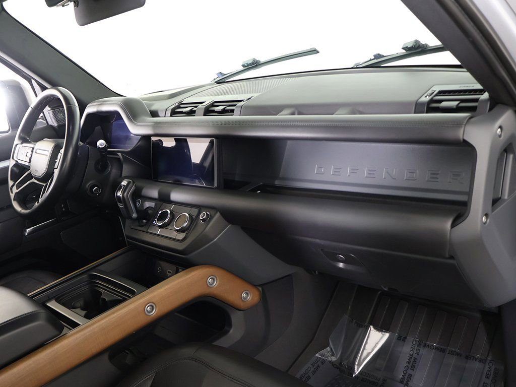 Used 2020 Land Rover Defender 110 X AWD/4WD image 32