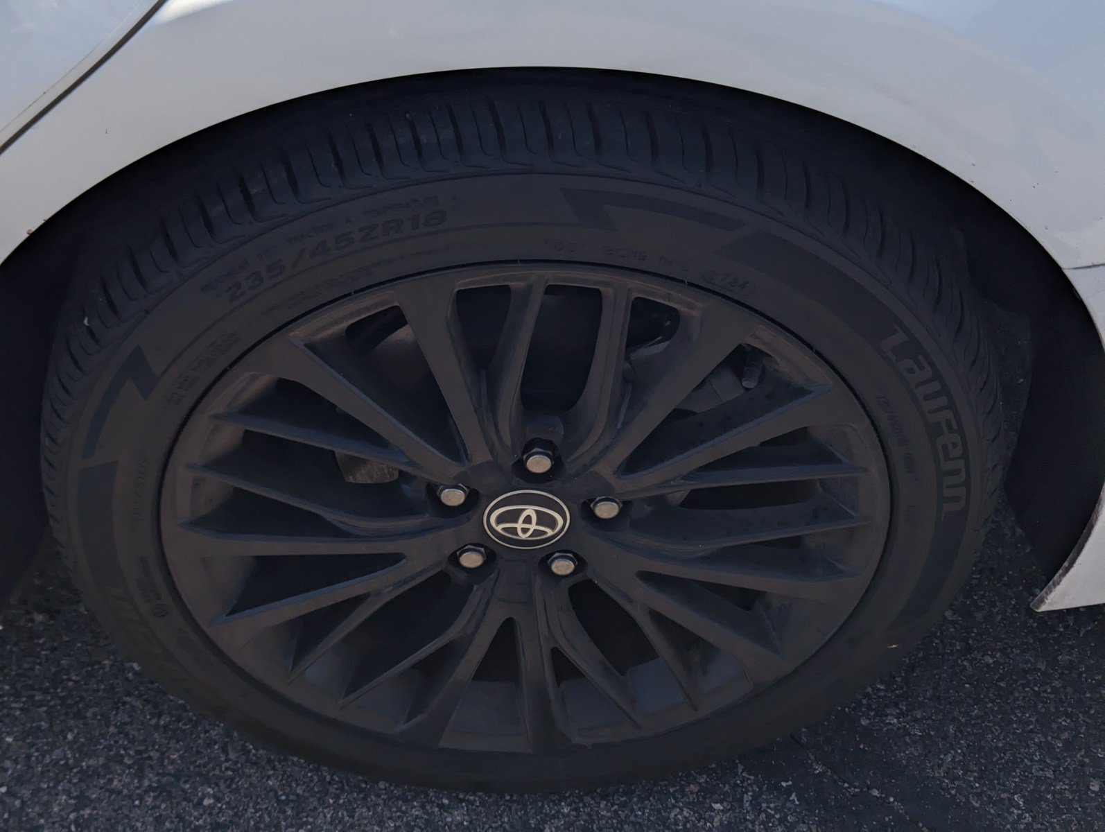 Used 2020 Toyota Camry SE w/ Carpet Mat Package FWD image 7