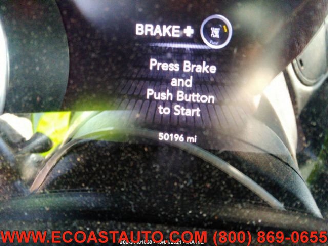 Used 2019 Dodge Challenger SXT image 8