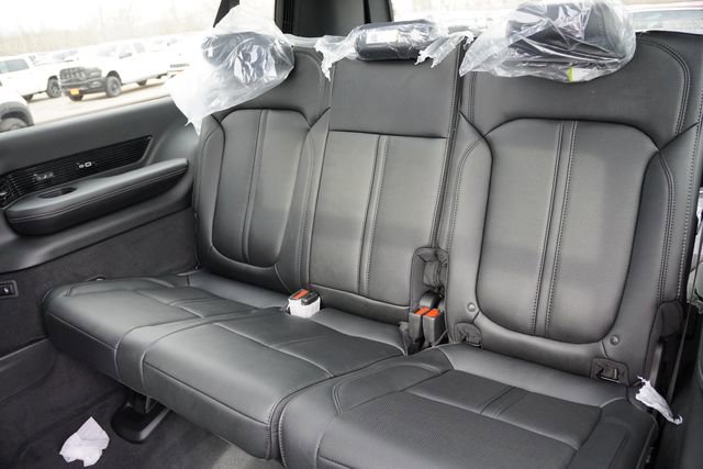 New 2026 Jeep Grand Wagoneer L Summit AWD/4WD image 11
